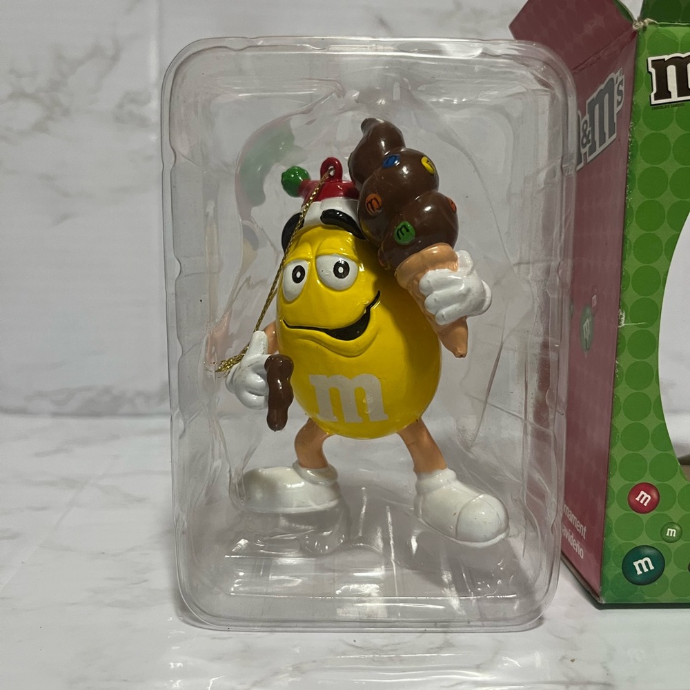 M&M'S Yellow Character with Chocolate Ice Cream